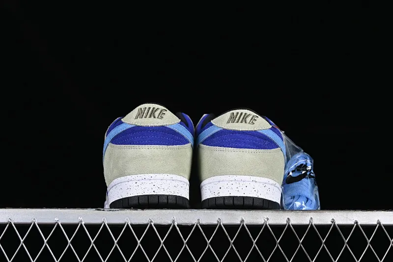 All categories Nk SB Dunk Series Nk SB Dunk Low low-top sneakers Nk SB Dunk Low Prm Khaki Blue SB smashed backboard fashion casual sneakers BQ6817-301